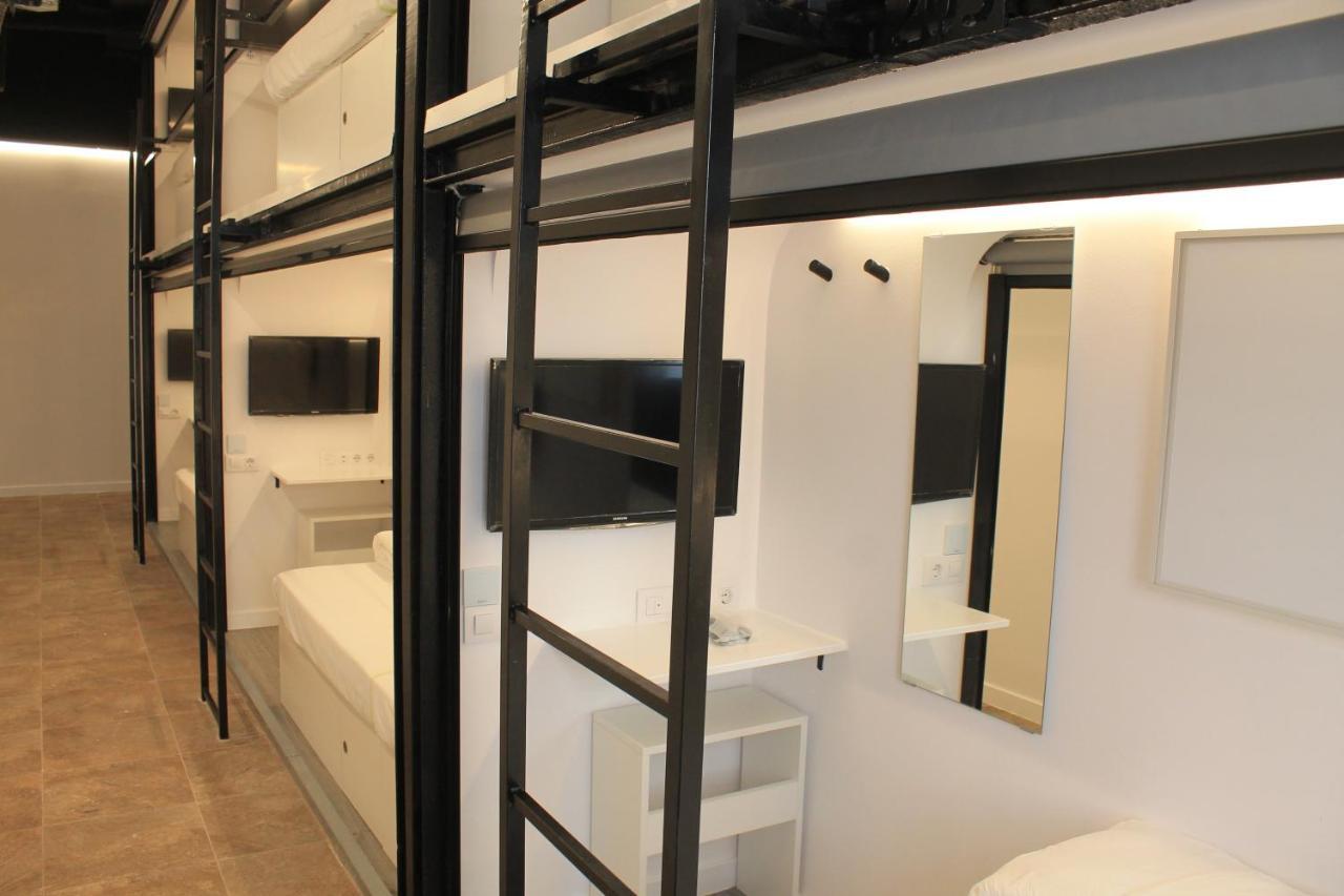 M Pods Malaga Hotel ภายนอก รูปภาพ
