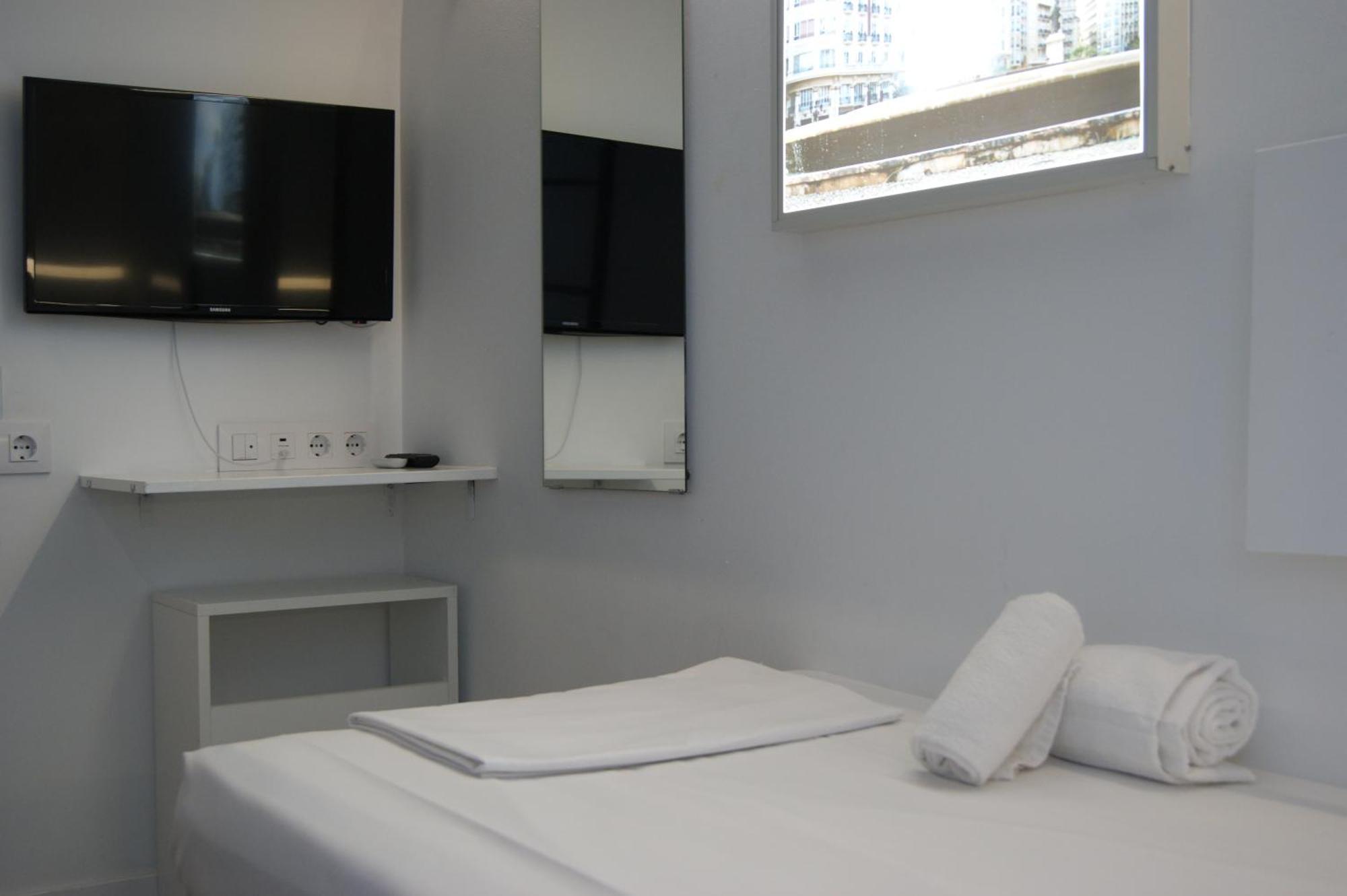 M Pods Malaga Hotel ภายนอก รูปภาพ